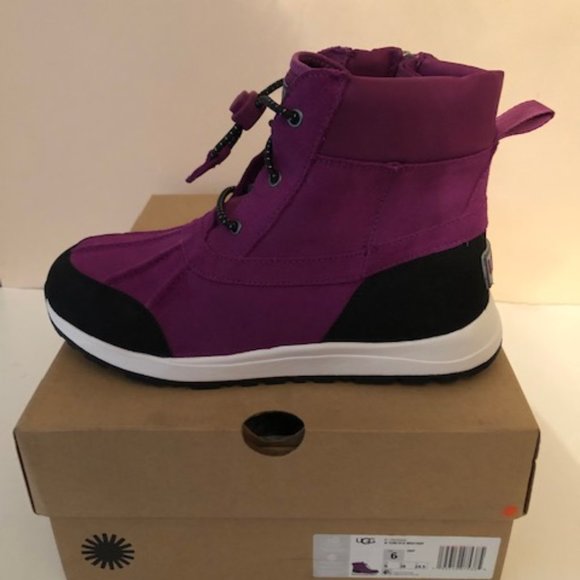 Ugg Turlock Waterproof Leather Snow Boot. Size: 6 - Picture 13 of 15